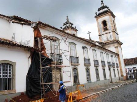 Basilica de Nossa Senhora do Pilar sofre abalo em sua estrutura